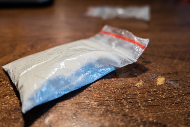 Оренбургские полицейские изъяли у иностранца почти 1 кг наркотиков