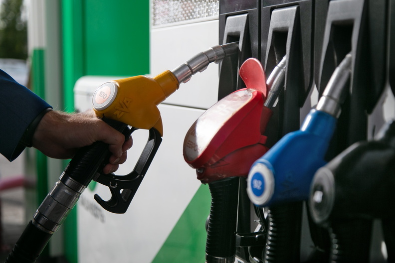 За год цена на бензин в Оренбурге выросла на 1 рубль