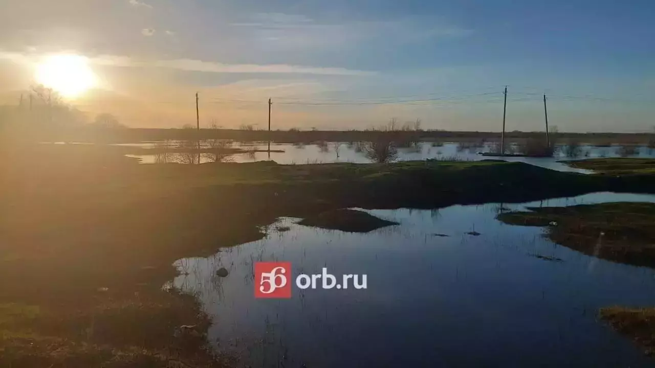 Река Сакмара возле села Татарская Каргала под Оренбургом снова пошла в рост