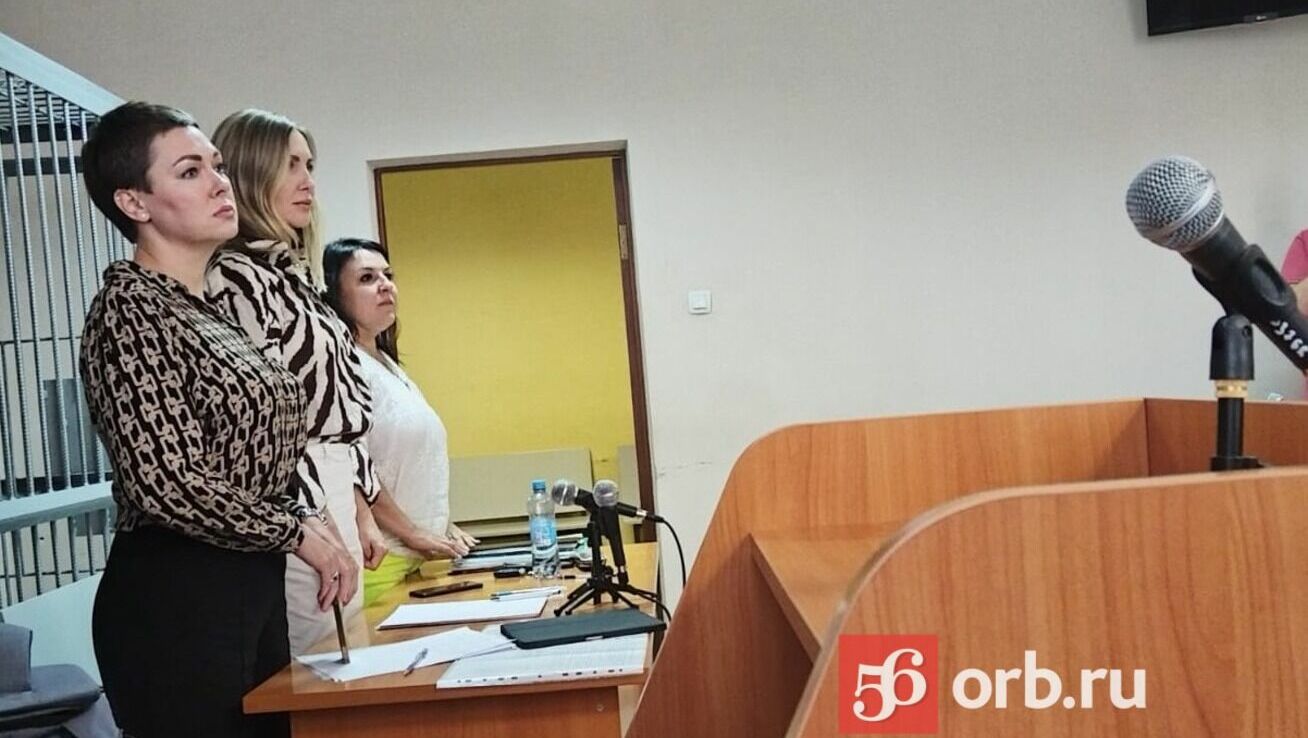 Наталья Ибрагимова и ее адвокаты в зале суда