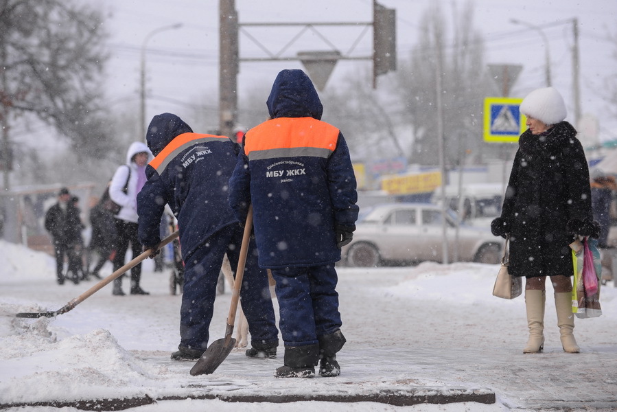 В Новотроицке горожане массово жалуются на плохую уборку снега и наледи