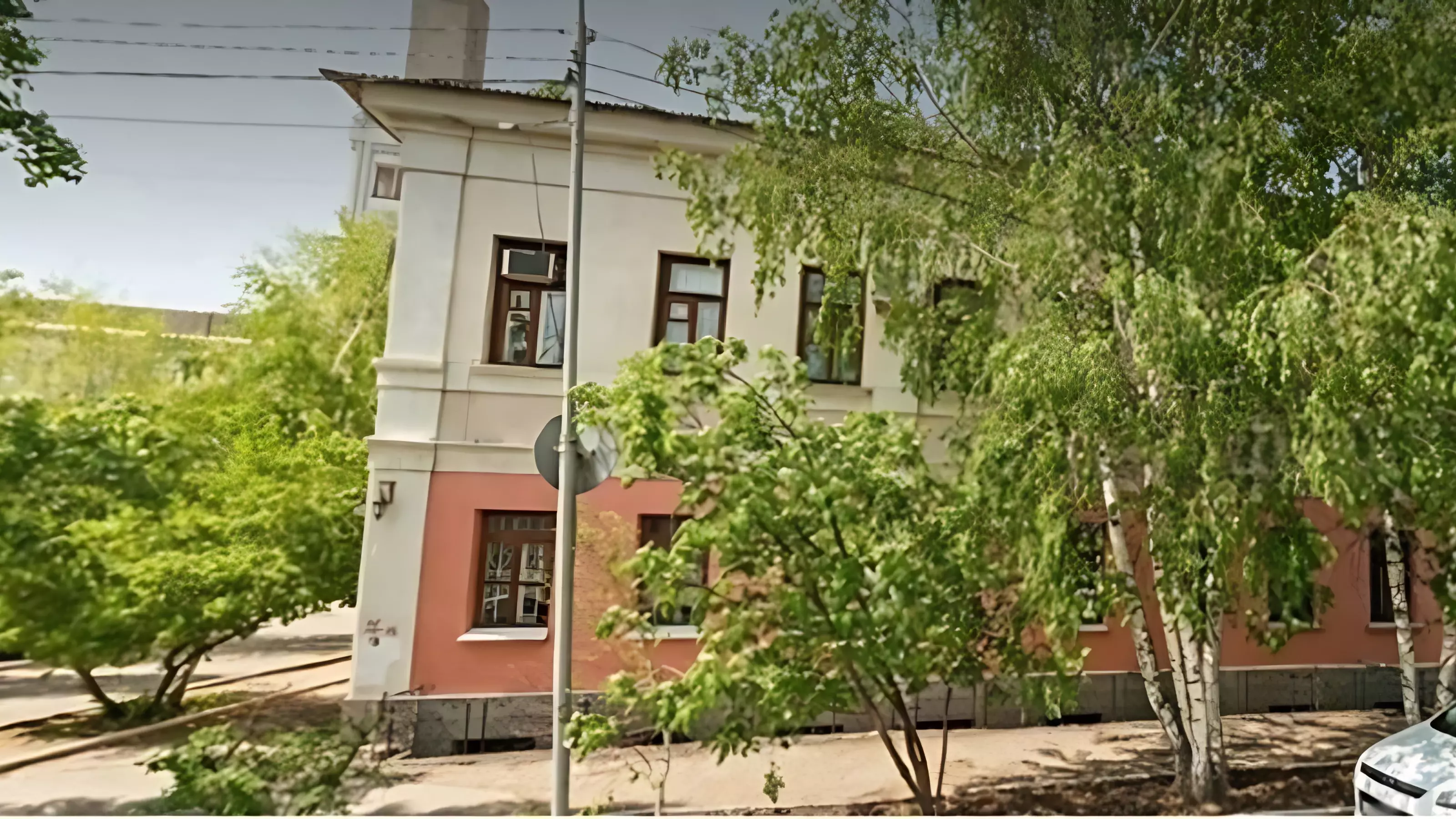 Здание «Тюремный замок купца Белова» находится на улице Фадеева в Оренбурге