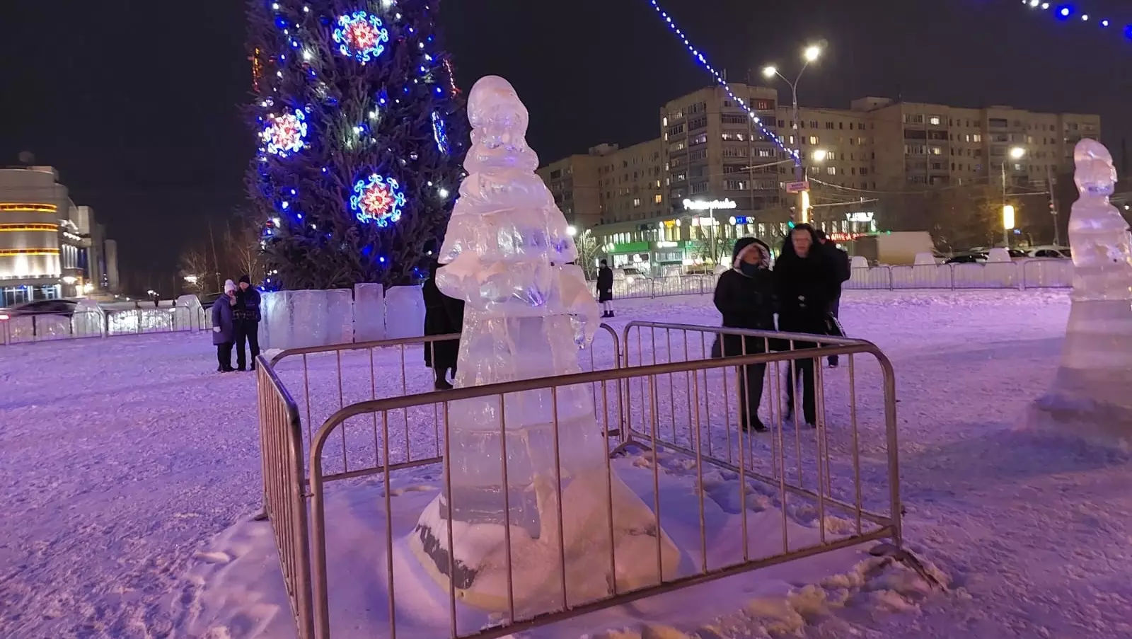Новогодний городок в сквере Гагарина