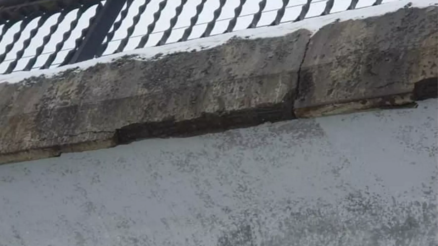 От моста через Урал отваливаются куски бетона