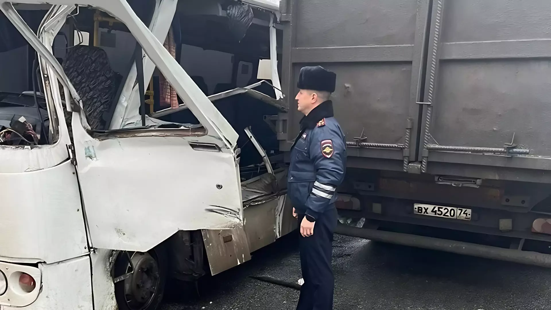 40 автомобилей столкнулись на дороге в Екатеринбурге 