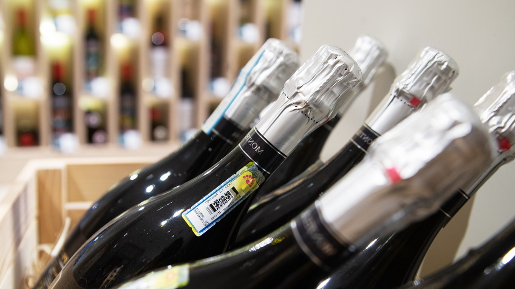 Оренбуржев предупреждают об участившихся случах продажи поддельного алкоголя