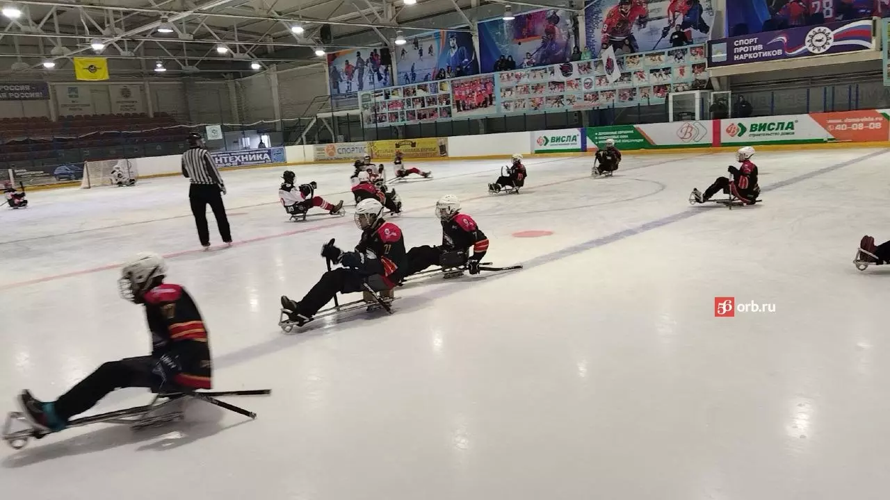 В Оренбурге открыли турнир по следж-хоккею