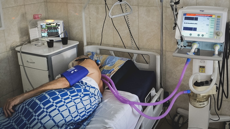 Количество пациентов ковидных госпиталей в Оренбуржье приближается к 1000