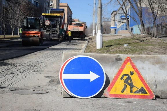 На отремонтированных дорогах в Оренбурге «забыли» про разметку и знаки