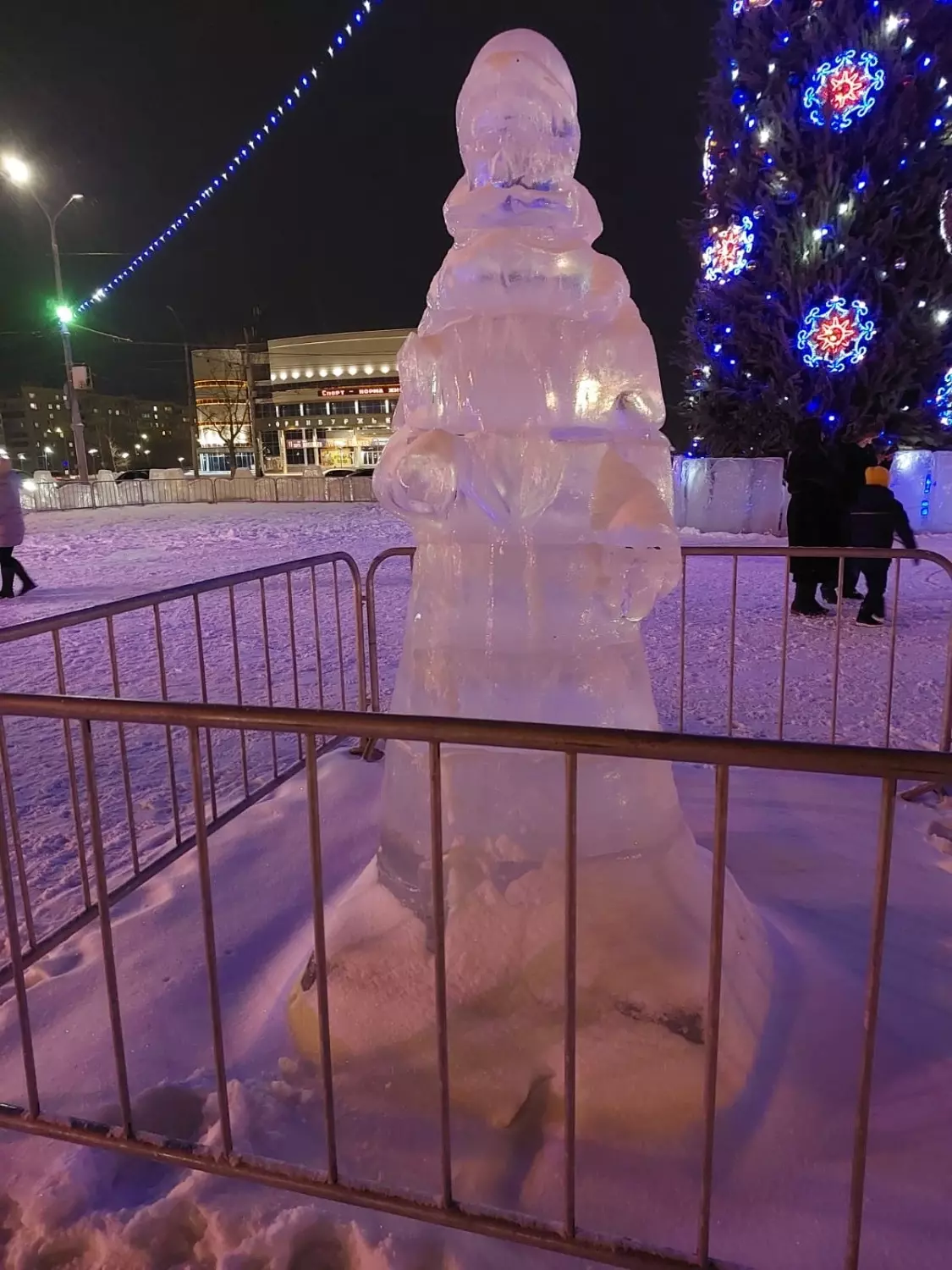 Новогодний городок в сквере Гагарина 