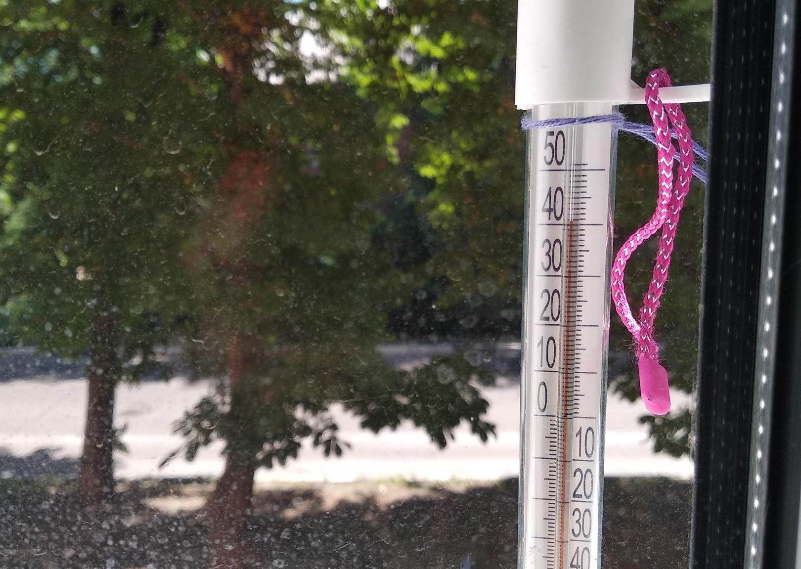 Гроза и аномальная жара: МЧС предупреждает о погоде в понедельник, 6 июля