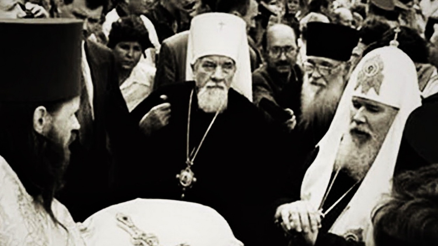 Митрополит Леонтий (слева) и патриарх Алексий