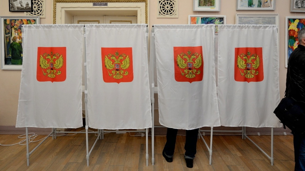 На избирательном участке в Орске сторожу стало плохо: помещение дезинфицировали