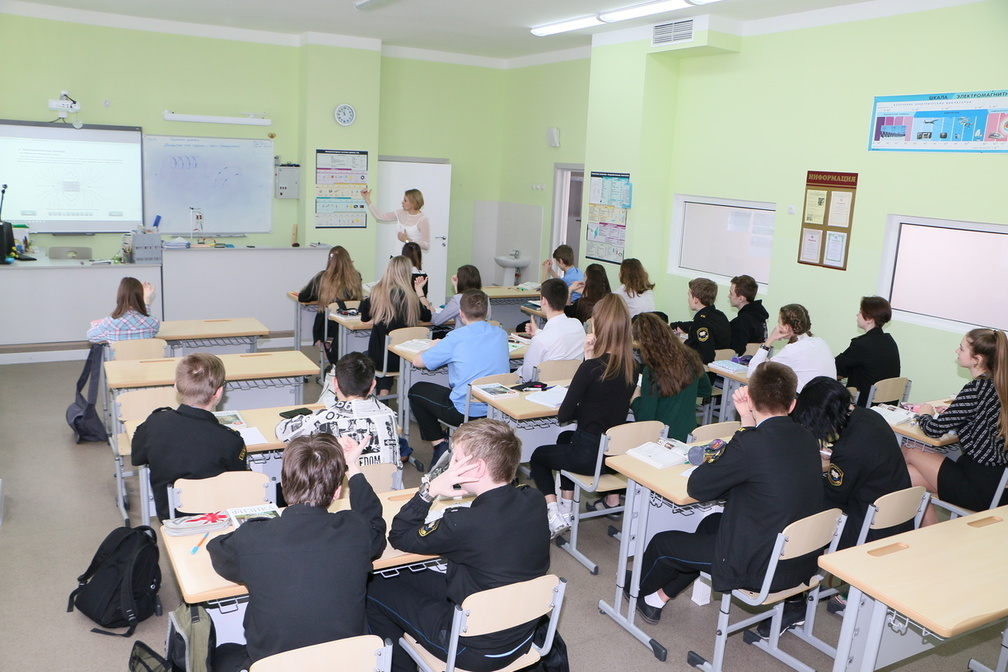 В Оренбурге школы продолжают работать в штатном режиме
