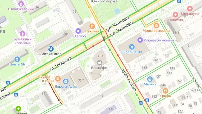 Затруднен выезд на улицу Чкалова с улицы Уральской