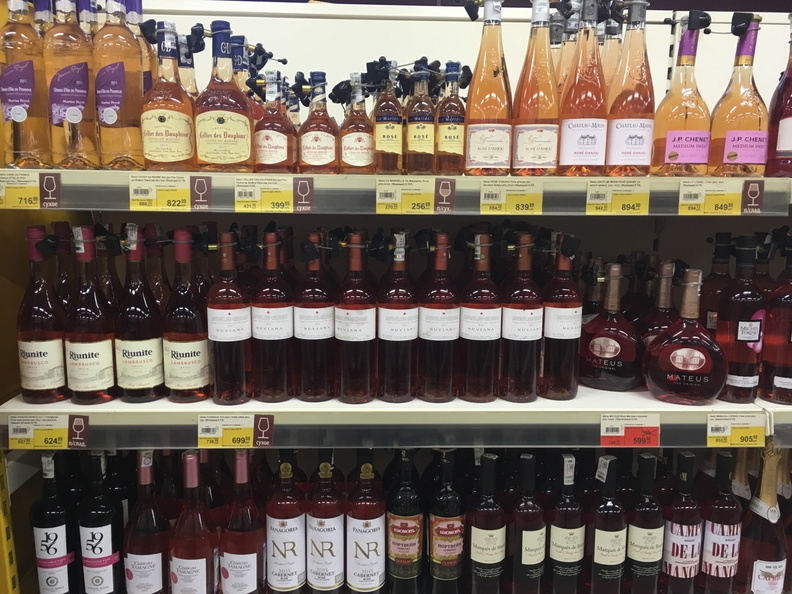 В пяти районах Оренбуржья изъято свыше 170 бутылок подозрительного алкоголя