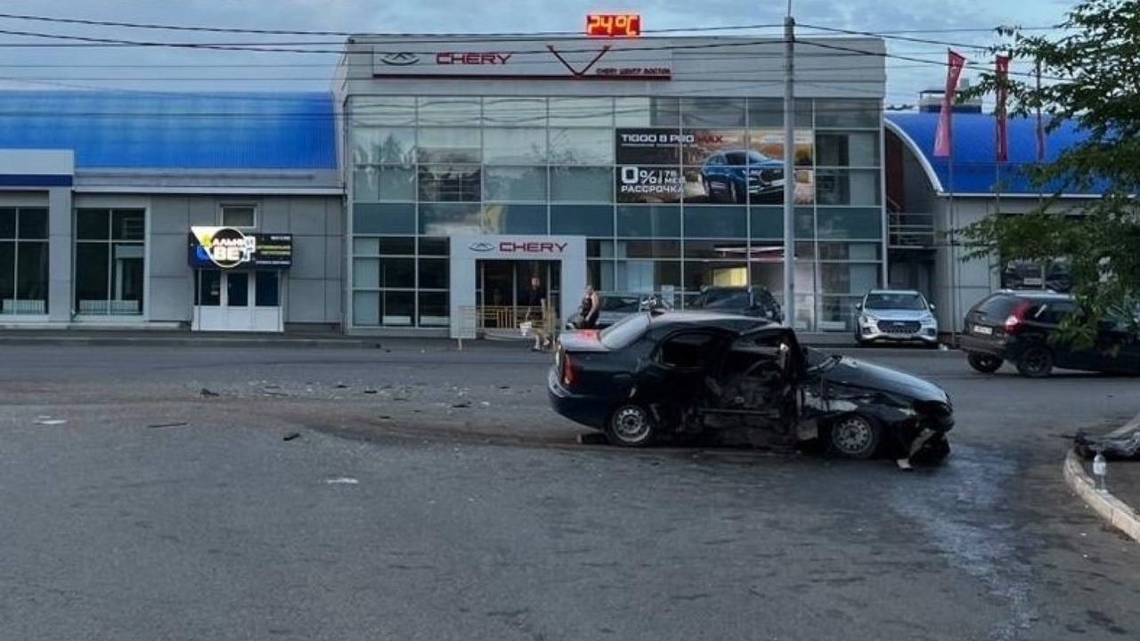 Авария на Карагандинской в Оренбурге