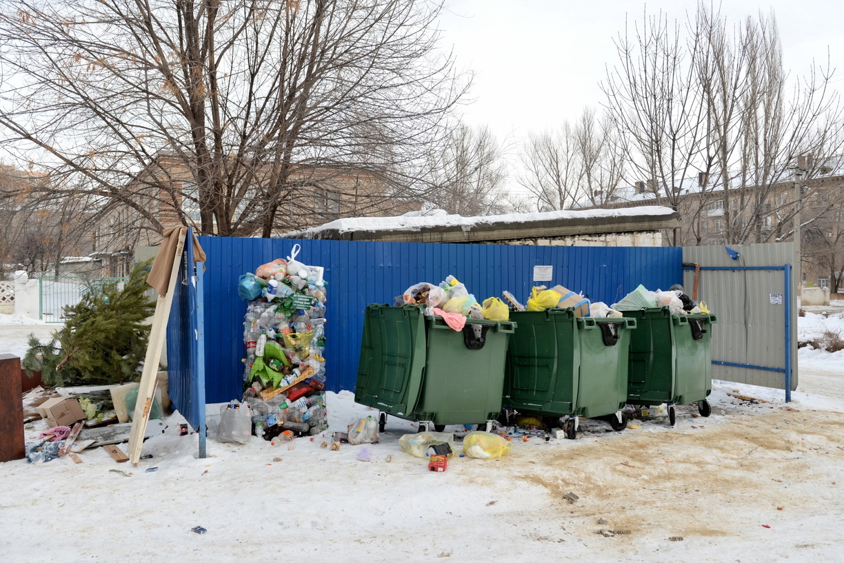 Оренбуржцу на карантине выписали крупный штраф за вынос мусора из дома