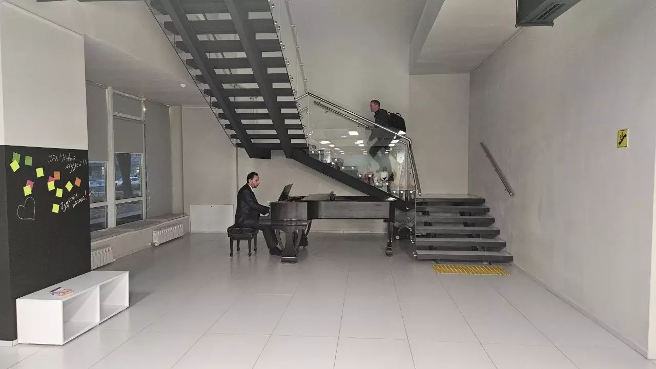 Стеклянная лестница 