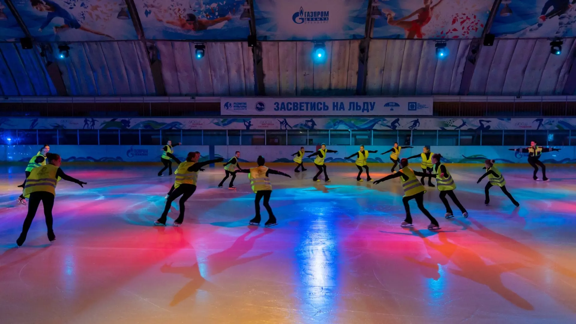 Оренбургские газодобытчики совместно с ГИБДД организовали акцию «Засветись на льду!»