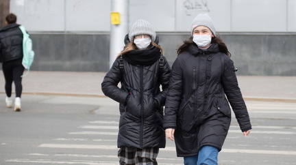 Денис Паслер рассказал, где оренбуржцы смогут купить защитные маски