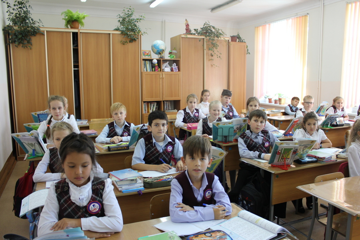 Оренбургским школьникам разрешили учиться очно с 30 ноября