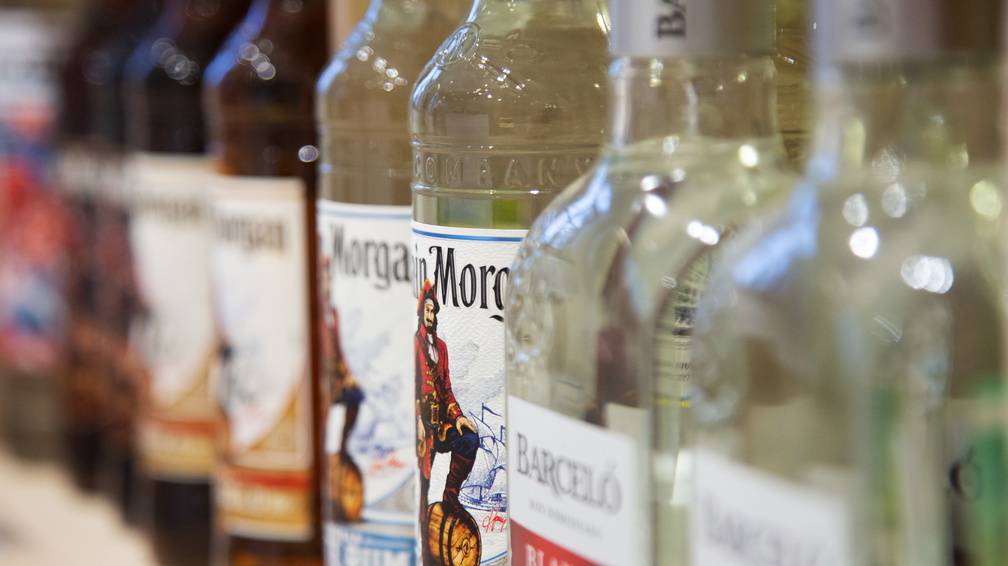 Под Бугурусланом за сутки изъято свыше 1000 бутылок подозрительного алкоголя