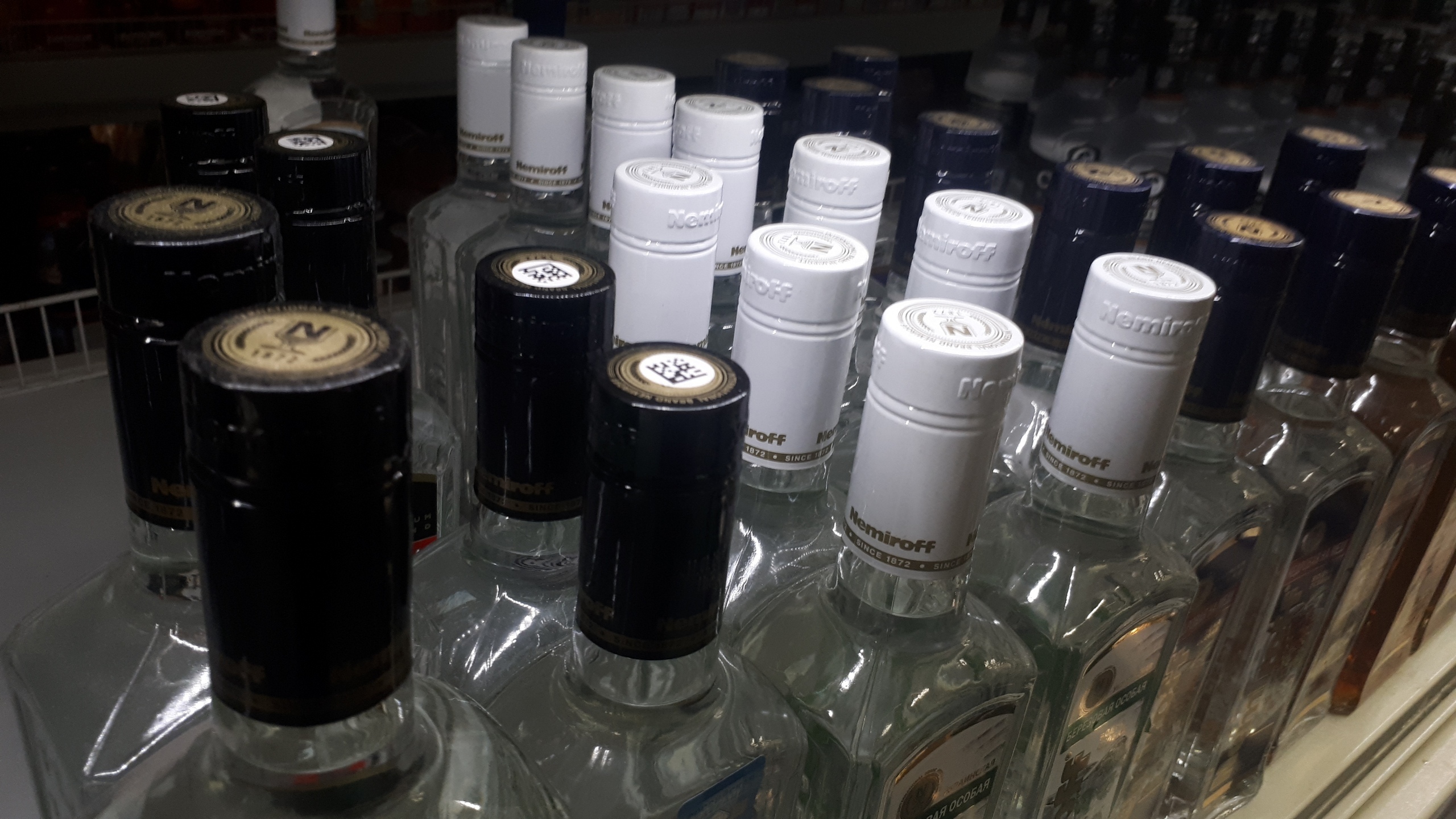 Полицейские Оренбурга изъяли около 2 000 литров опасной алкогольной продукции