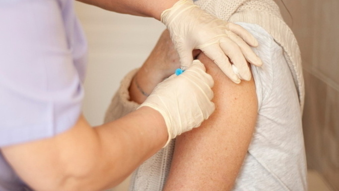 В Оренбуржье среди родителей школьников запустили опрос по вакцинации от коронавируса