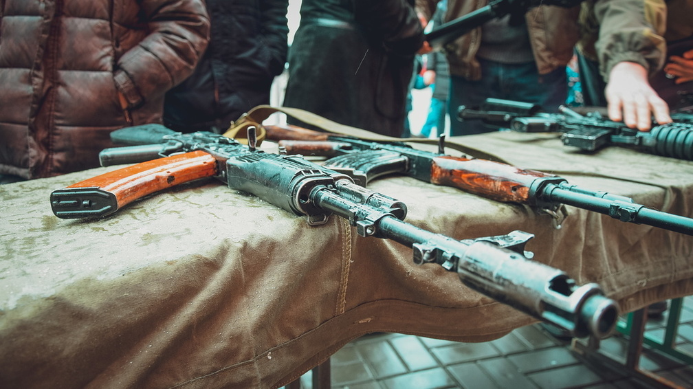 Оренбуржцу грозит до 4 лет лишения свободы за хранение оружия и боеприпасов