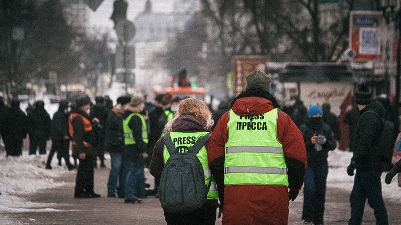 Работающих на митингах журналистов хотят заставить носить QR-код