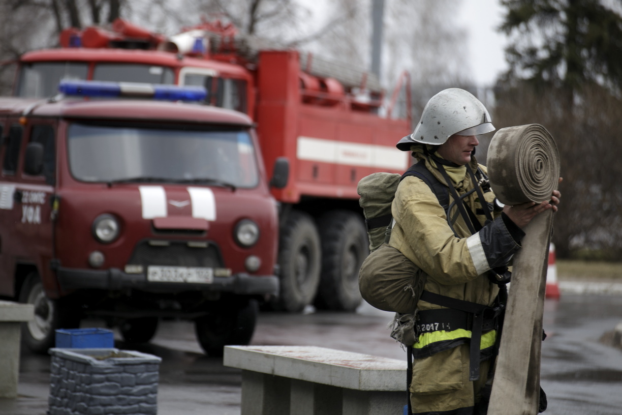 На газонефтяном месторождении в Оренбуржье произошел пожар