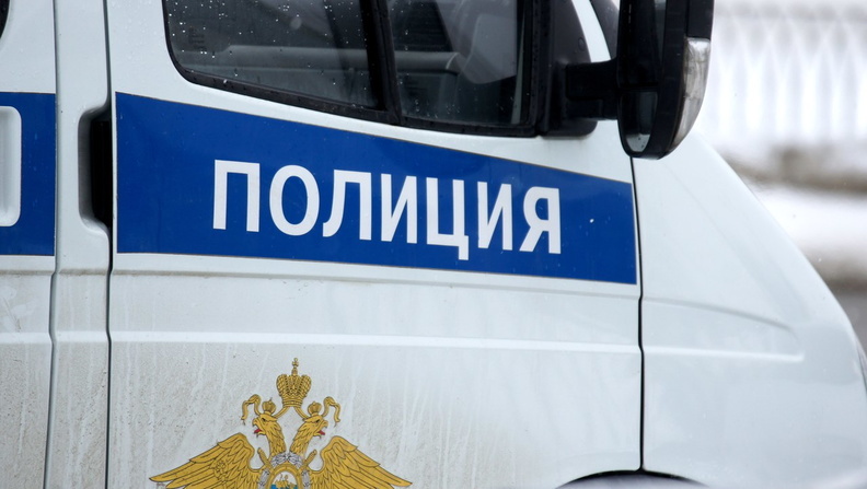 В Адамовском районе задержали мужчину, который угрожал таксисту и угнал у него "ВАЗ"