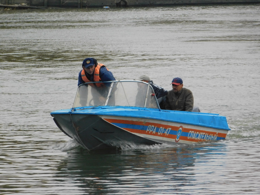 На Ириклинском водохранилище из-за перевернувшейся лодки чуть не утонул мужчина