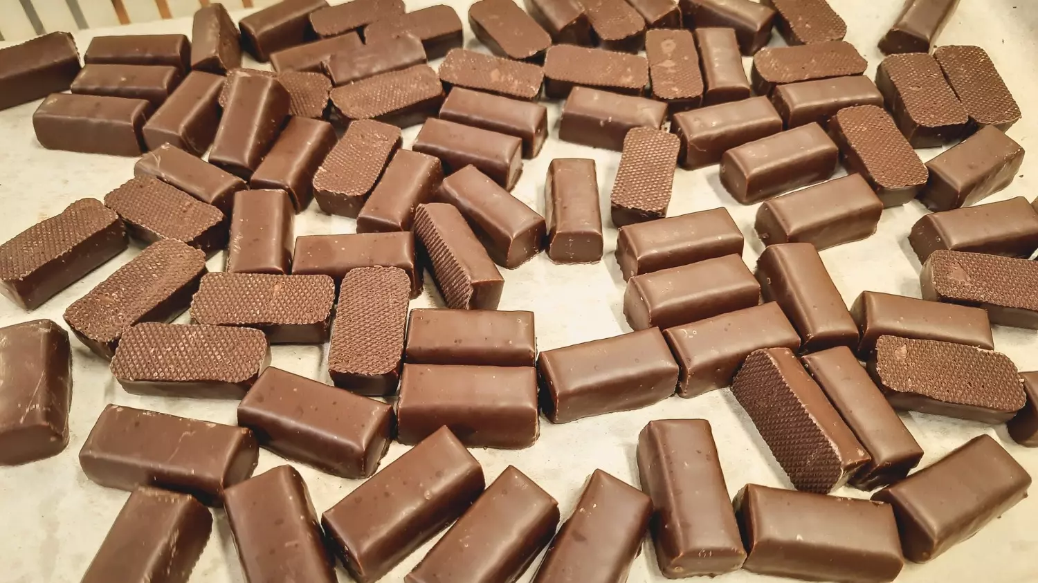 Смотрите на состав темного шоколада