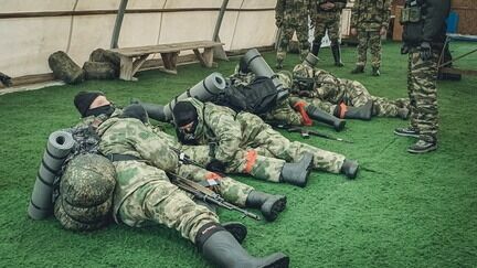 Кандидаты из Оренбуржья проходят боевую подготовку.