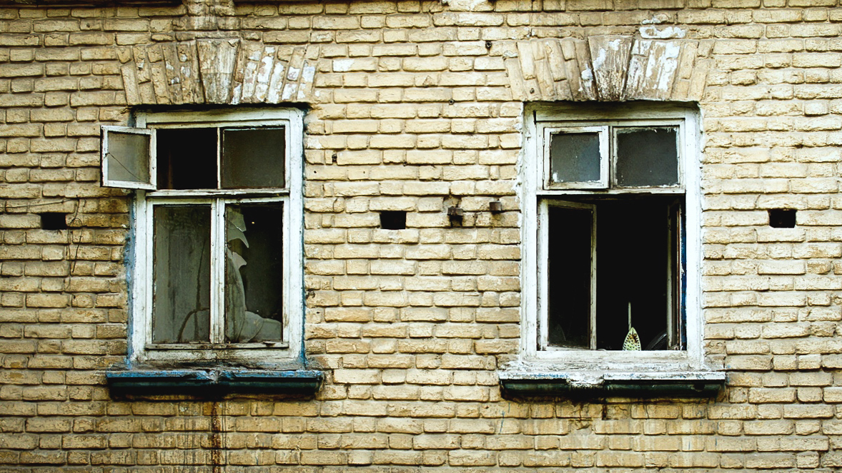Жителей аварийного дома на улице Одесской в Оренбурге расселят до конца 2021 года
