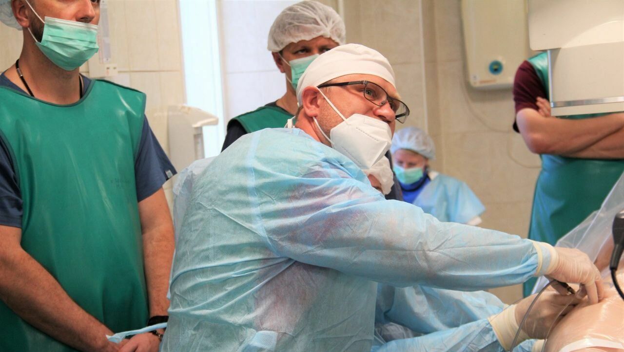 Андрей Андронов проводит показательную операцию